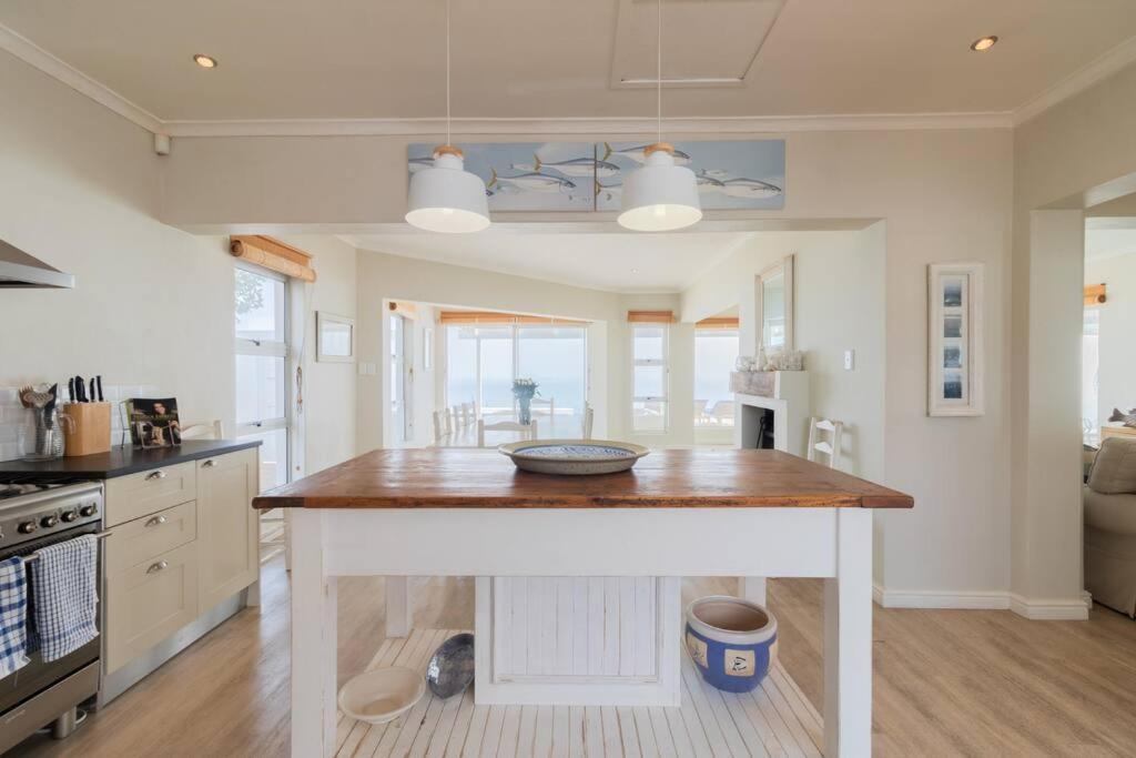 La Petite Baleine Oceanfront Luxury Villa De Kelders Exterior foto