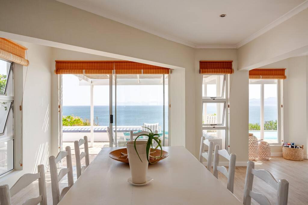 La Petite Baleine Oceanfront Luxury Villa De Kelders Exterior foto